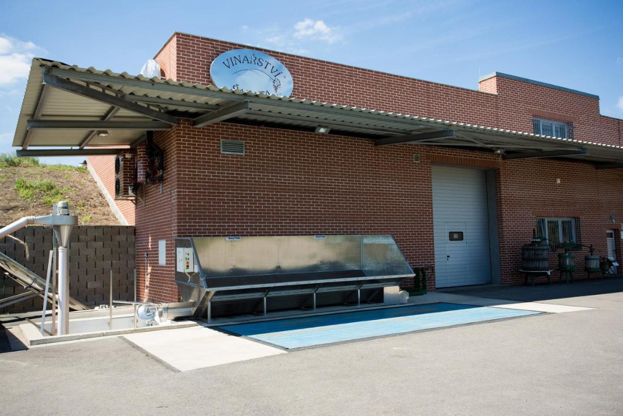 Penzion U Vinarstvi Sabata Zajeci Exterior photo